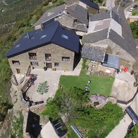 Semesterbostad Refugi Casa Canelo Rodes